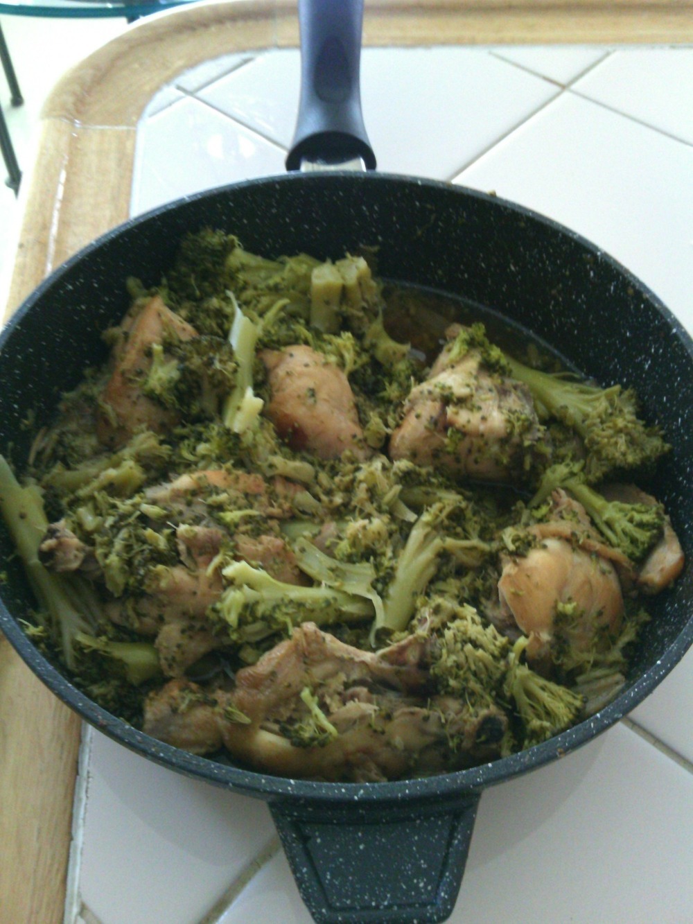 SPEZZATINO DI POLLO AI BROCCOLETTI de emanuela - Recipefy