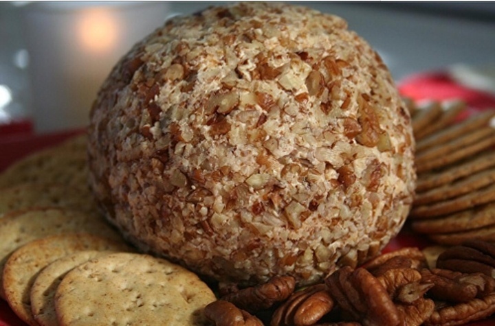 Ron and Betty's Red Deer Cheese Ball di Michele Poole - Recipefy