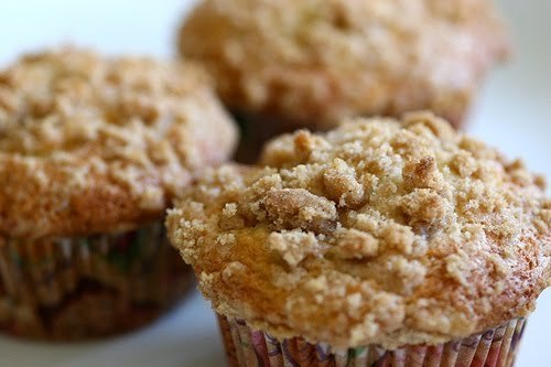 Banana muffins with crumble topping of Rayna - Recipefy