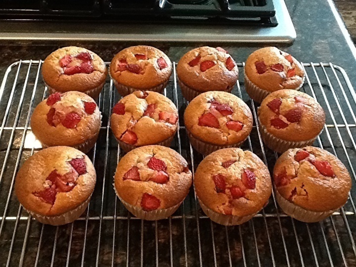 Skinny Strawberry Muffins of Karyn Johnson - Recipefy