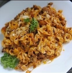 Easy Beef Noodle Casserole de Karyn Johnson - Recipefy