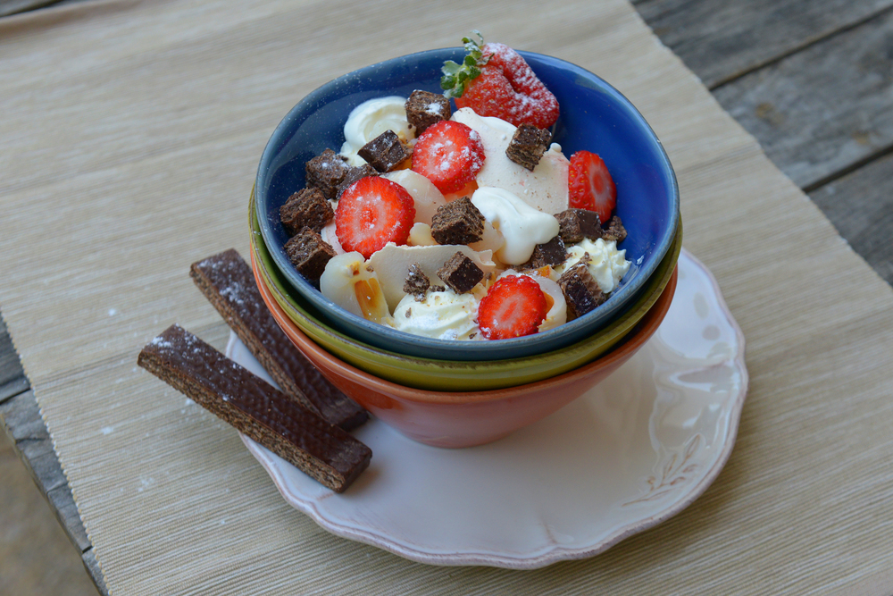 Taça de chocolate, fruta e suspiros di Loacker Portugal - Recipefy
