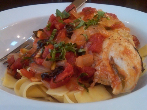 Baked Chicken in Tomato Sauce de Courtney Glantz - Recipefy