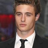 Max-irons-hairstyle_24813