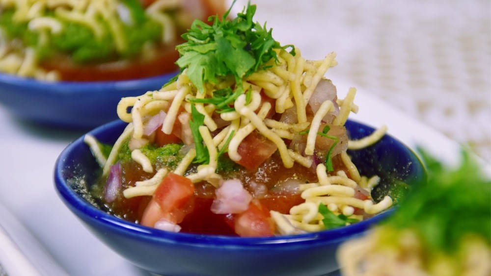 Indori Tamater Chaat - Stuffed Tomato Chaat - Indian Recipe of Manisha Bharani - Recipefy