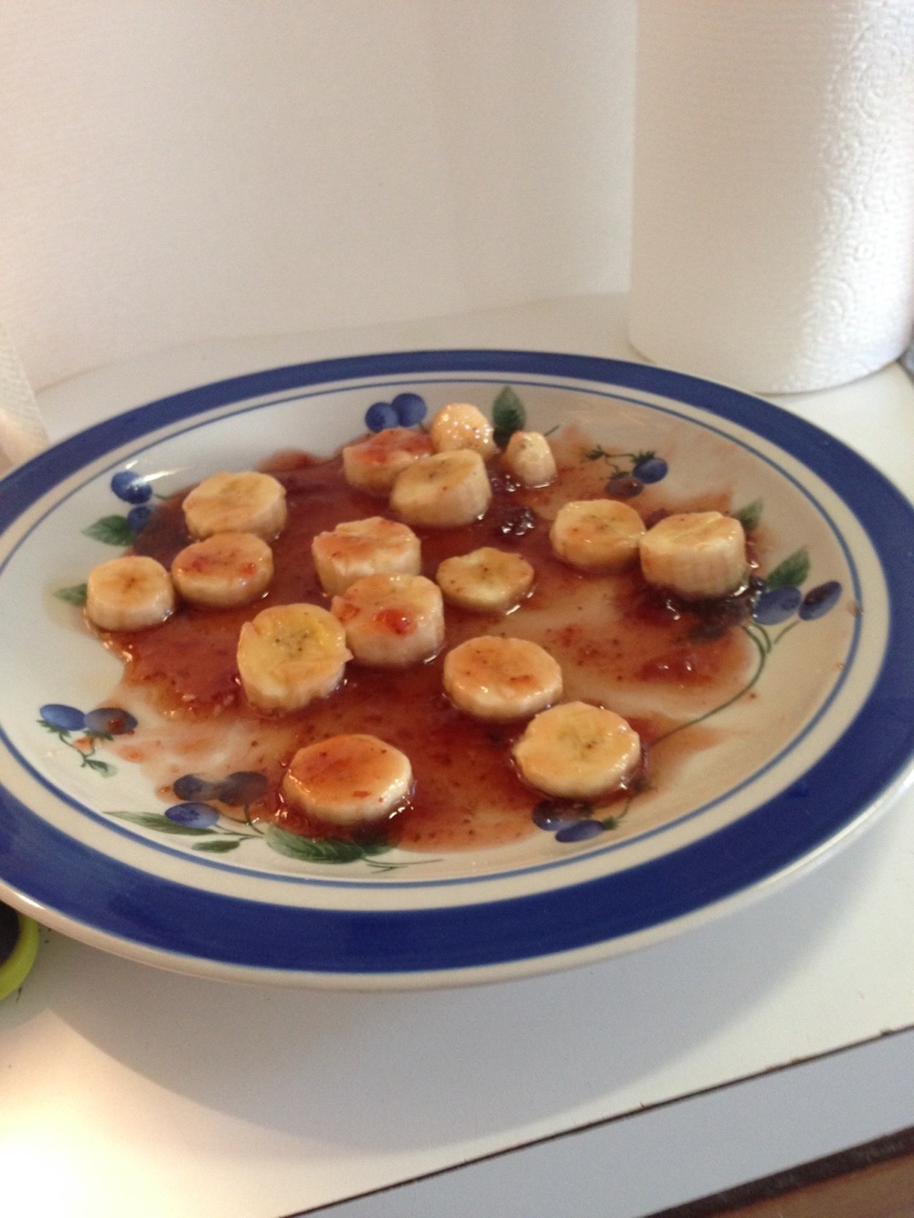 Banana slices with a strawberry glaze of SuperBossGaming - Recipefy