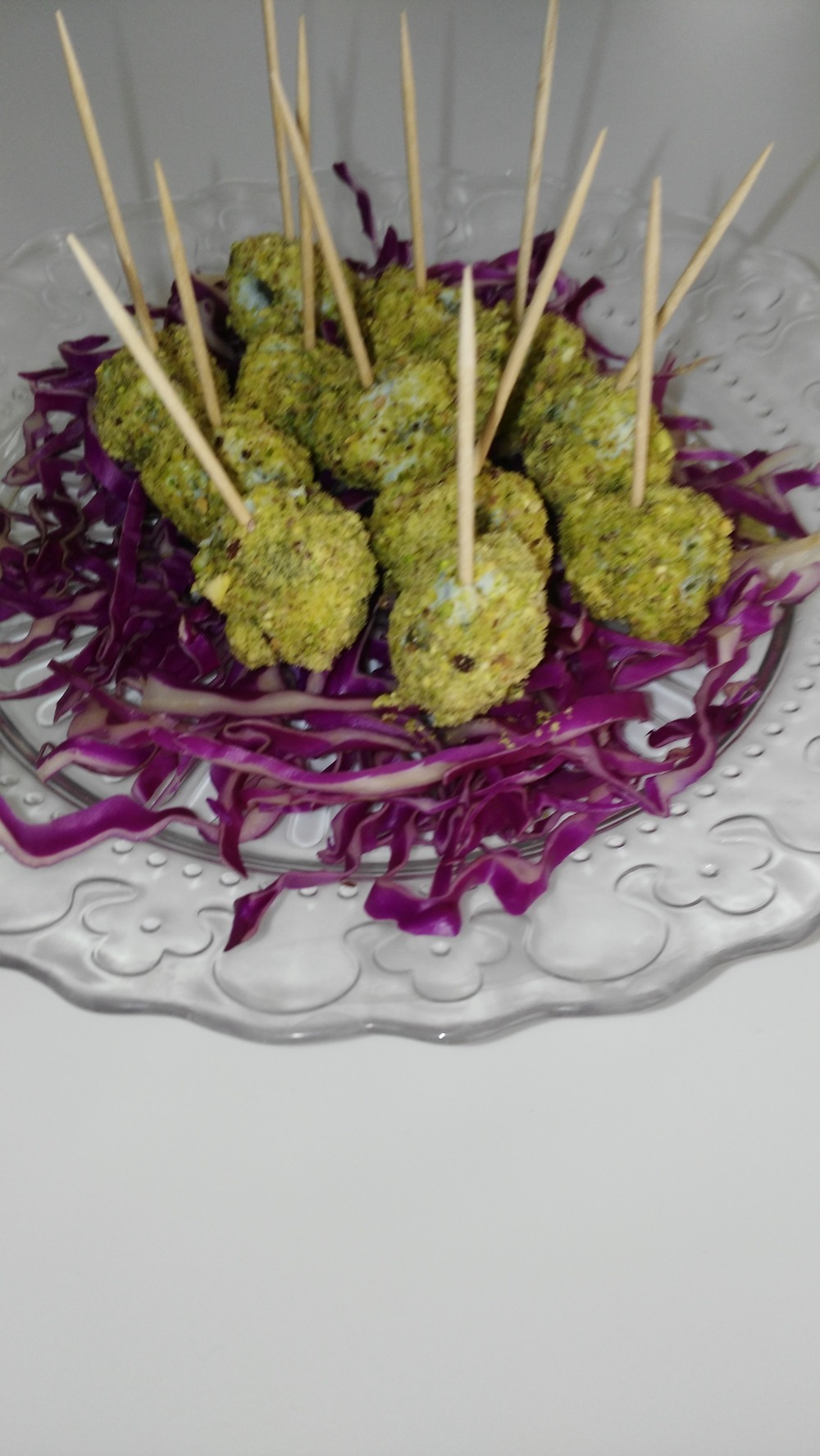 BOCCONCINI D'UVA AL FORMAGGIO E PISTACCHI de emanuela - Recipefy