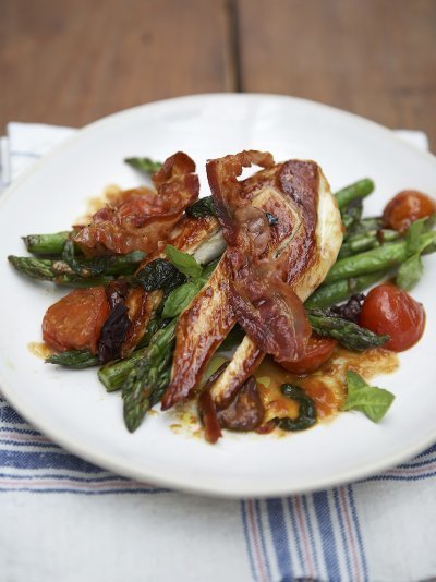 Quick crispy chicken with tomatoes & asparagus de BarboraBH - Recipefy