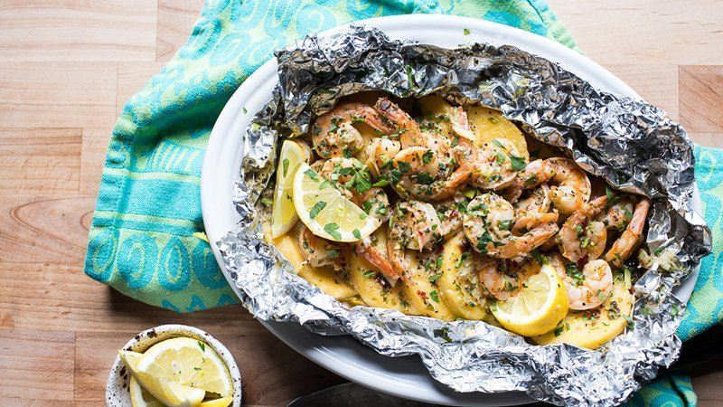 Garlic Butter and Shrimp Foil Packs de Schalene Dagutis - Recipefy