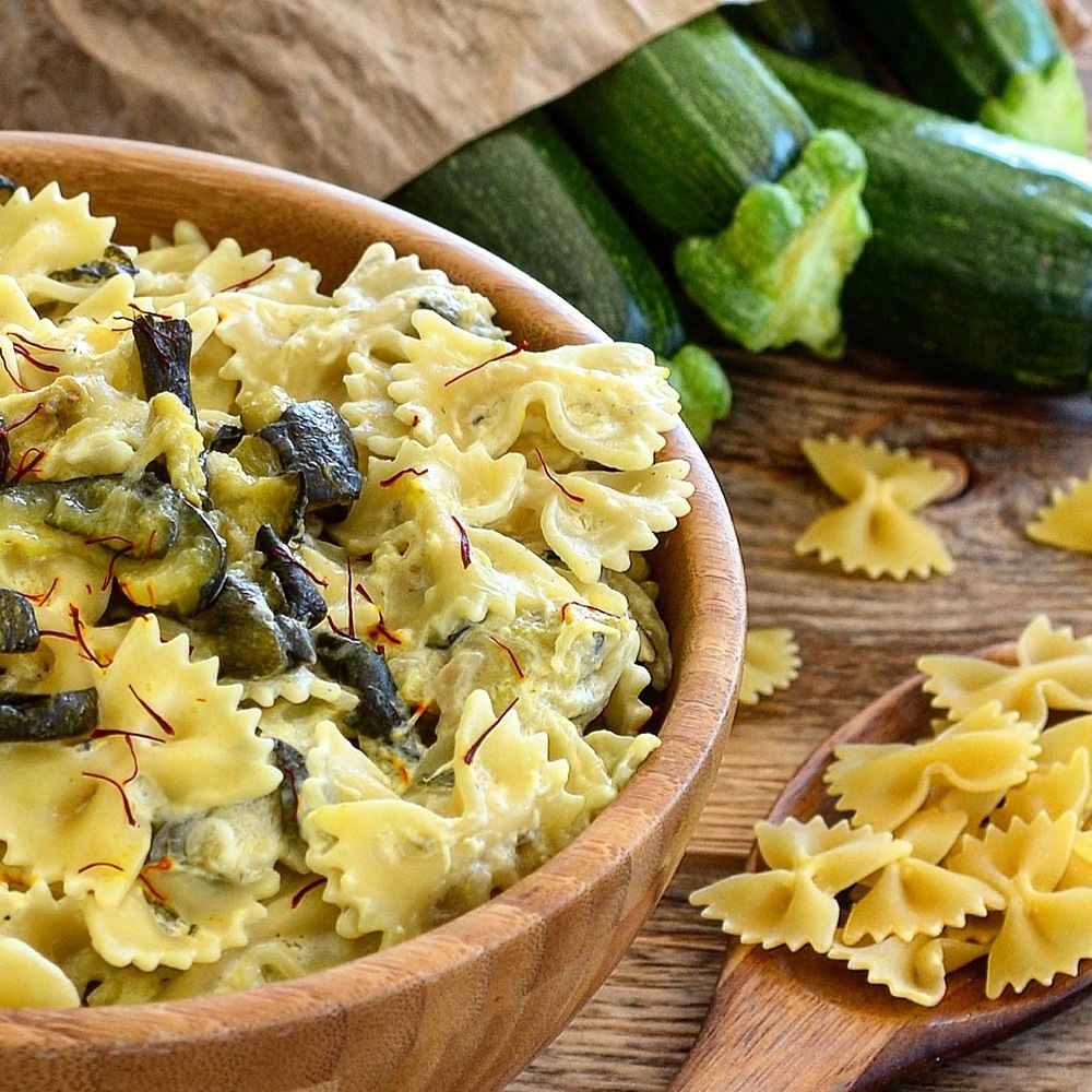 Farfalle cremose con zucchine, Philadelphia e zafferano of Eleonora  Michielan - Recipefy