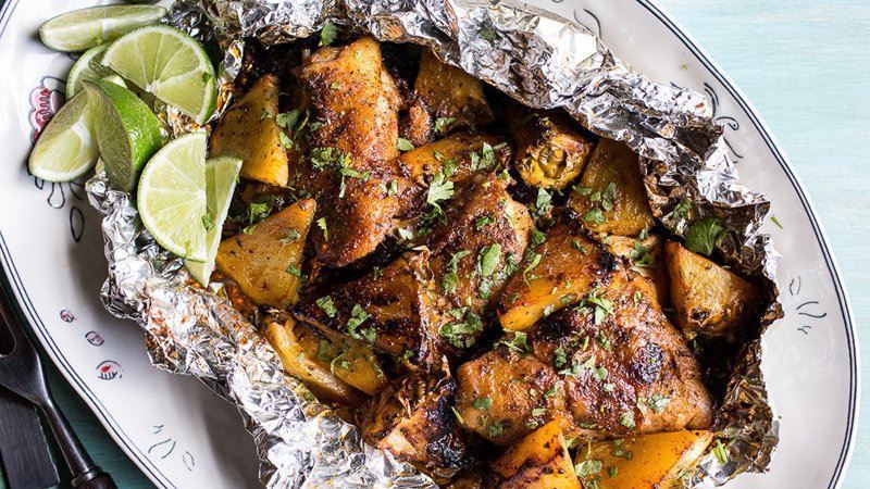 Jerk Chicken and Pineapple Foil Packs de Schalene Dagutis - Recipefy