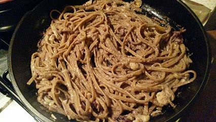 spaghetti radicchio, noci e formaggio alle alghe of Valentina - Recipefy