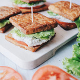 Paninetti-tempeh-con-crema-di-cannellini