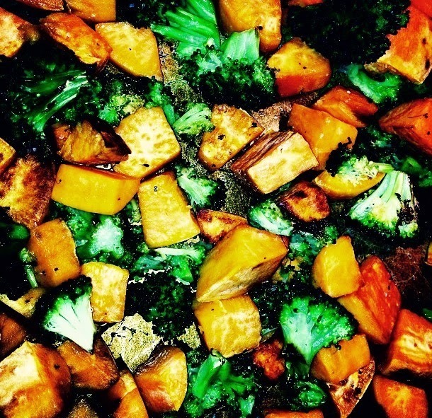 Roasted Broccoli and Sweet Potatoes in Coconut Oil de Angela - Recipefy