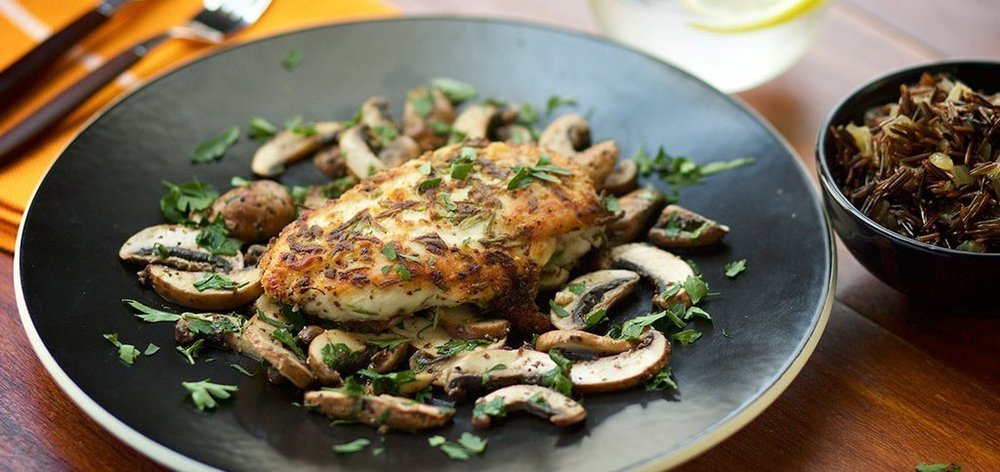 Lemon and Garlic Chicken with wild rice and mushrooms de Schalene Dagutis - Recipefy