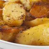 Roasted-potatoes-with-garlic-lemon-and-oregano
