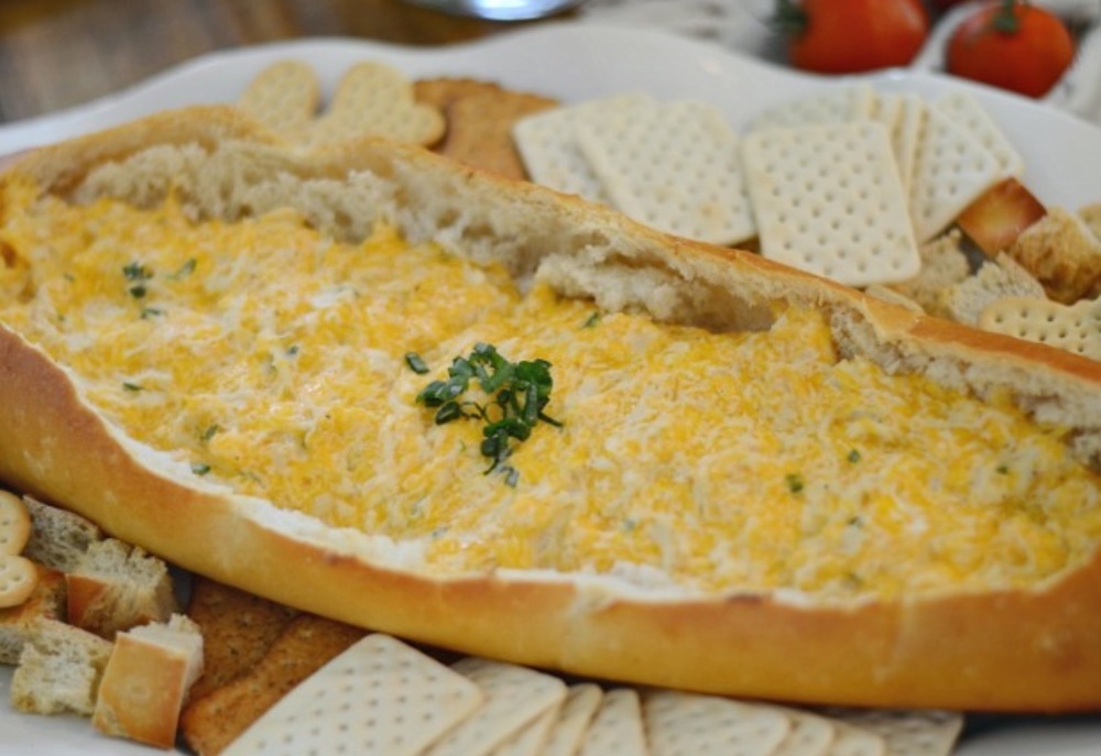 Faux Crab Dip in French Bread di Michele Poole - Recipefy