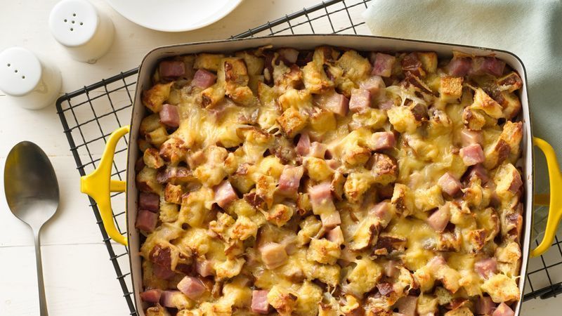 Cheesy Ham and Pretzel Roll Casserole di Schalene Dagutis - Recipefy