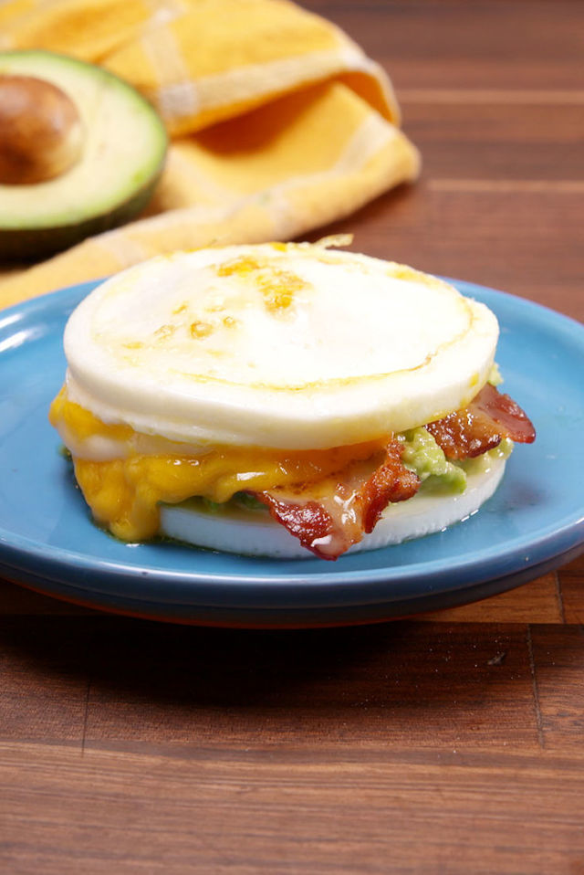 Bunless Bacon Egg and Cheese Breakfast Sandwich de Shel - Recipefy