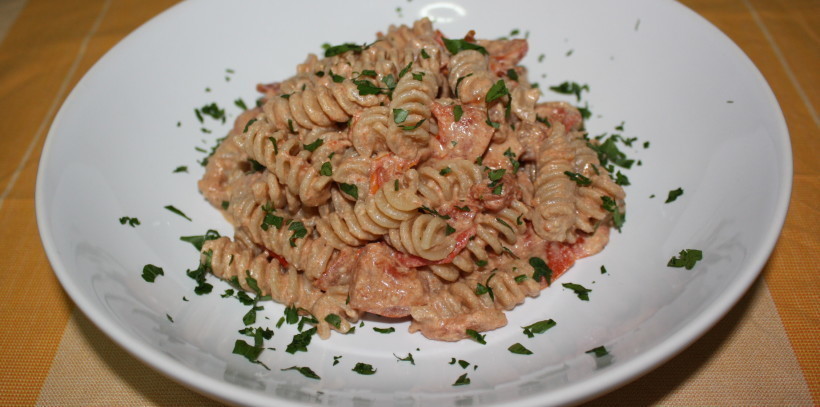 Fusilli integrali con pomodori e crema di noci di Valentina - Recipefy