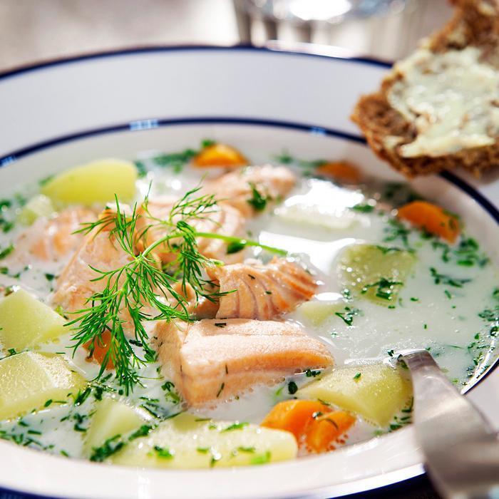 Perinteinen kermainen lohikeitto of Francy - Recipefy