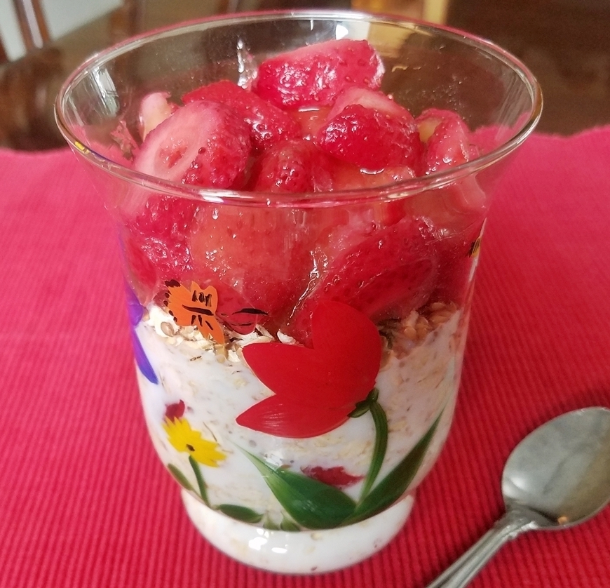 Strawberry Overnight Oats with Honey and Flaxseed di cleanfreshcuisine - Recipefy