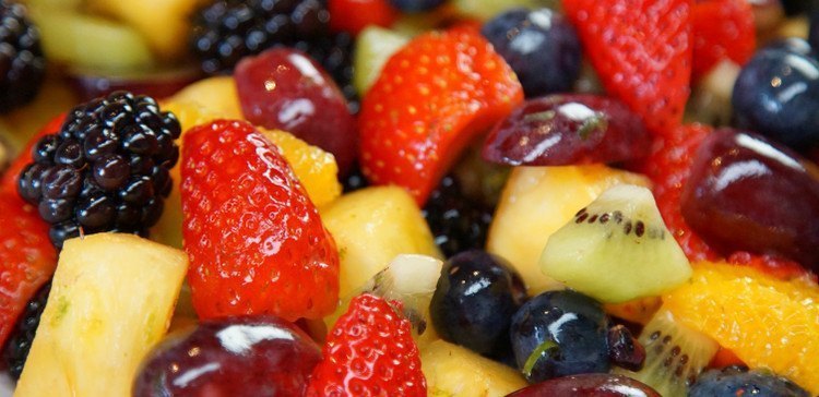 Summer Fruit Salad with Honey Lime Dressing de Schalene Dagutis - Recipefy