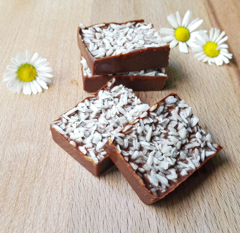Melt-In-Your-Mouth Coconut Chocolate Fudge de MyHealthyDessert - Recipefy