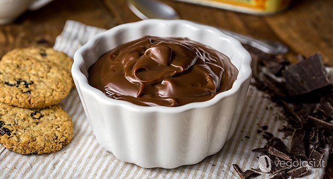 Crema pasticcera al cioccolato senza uova de Valentina - Recipefy