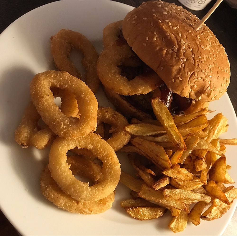 Rodeo Vegan Burger with home style fries of DC5veganlifestyle - Recipefy