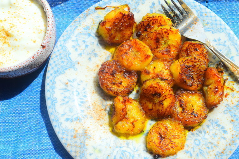 Fried Banana with Honey & Cinnamon de MyNutriCounter - Recipefy