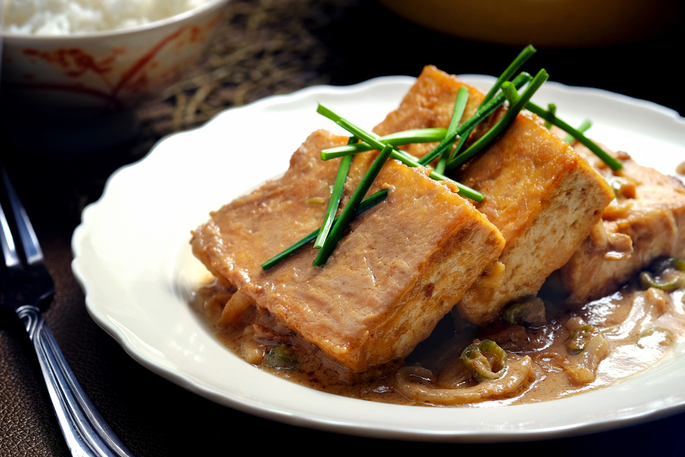 Braised Tofu in Spicy Peanut Sauce di MyNutriCounter - Recipefy
