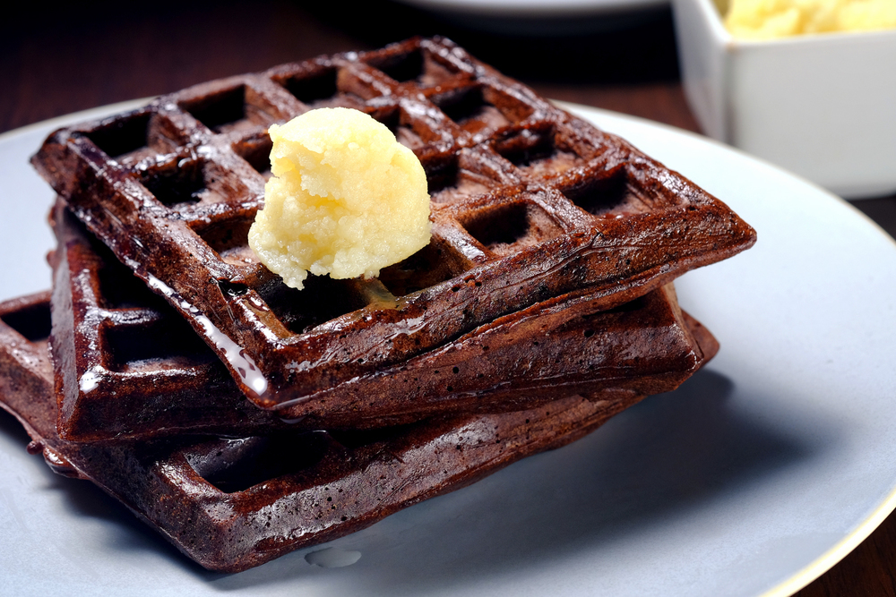 Dark Chocolate Waffles with Coconut-Maple Butter de MyNutriCounter - Recipefy
