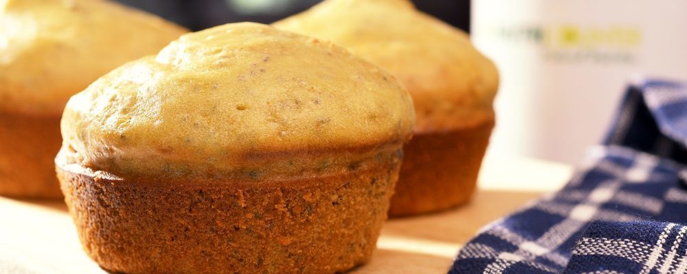 Gluten-Free Lemon and Chia Seed Muffins de MyNutriCounter - Recipefy