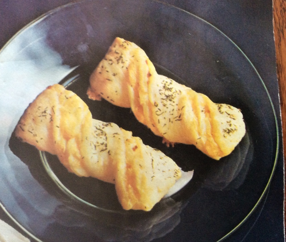 Cheese-Onion Twists of Michele Poole - Recipefy