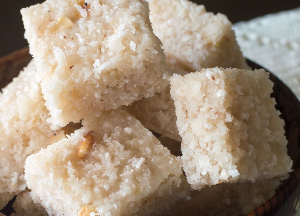 Coconut Barfi Recipe di Mithra - Recipefy
