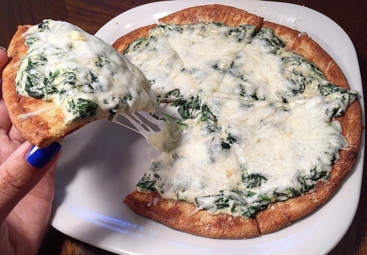 Spinach Alfredo keto/low carb Pizza of Brooks Bites - Recipefy