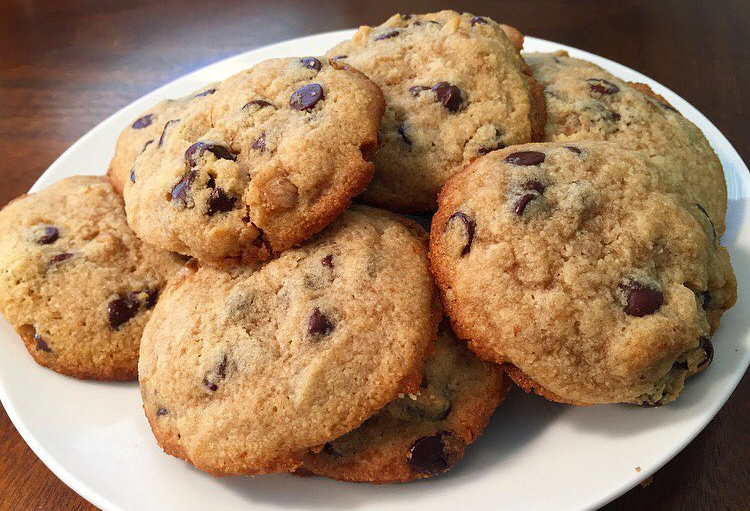 Keto/low carb/sugar free Chocolate chip cookies de Brooks Bites - Recipefy