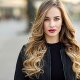 Hair-style-street-fashion-beautiful-girl_1139-844
