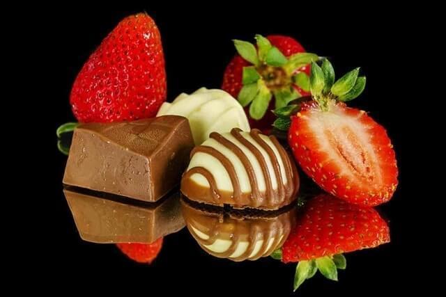 How To Prepare These Delicious Strawberries Chocolate  of Ffnaresh - Recipefy