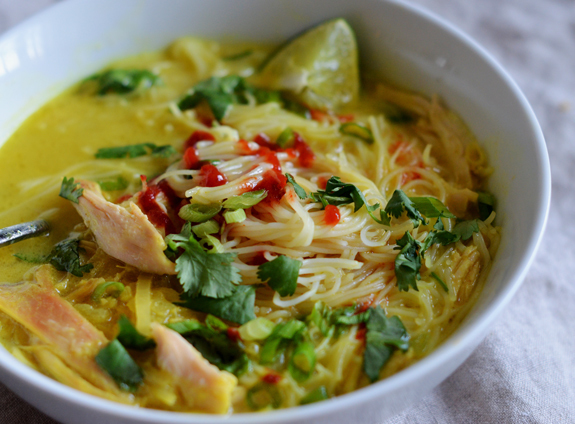 Thai Chicken and rice noodle soup of Moumita - Recipefy