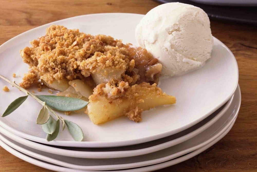 Slow Cooker Caramel Apple Crumble di Kelly Barton - Recipefy