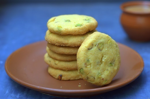 EASY EGGLESS BUTTER COOKIES WITH 50% ATTA! of Kanika Katyal - Recipefy
