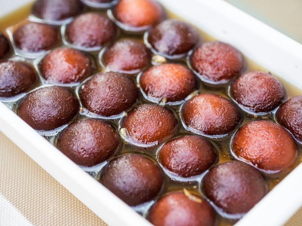 How to Make Gulab Jamun in Tamil di Rebecca Turner - Recipefy