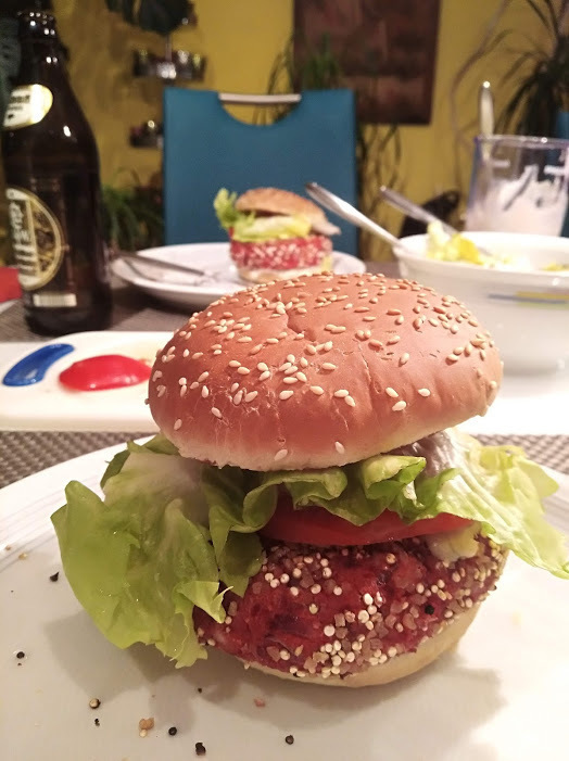 Beetroot and chickpea burgers de Katrin Pechinger - Recipefy