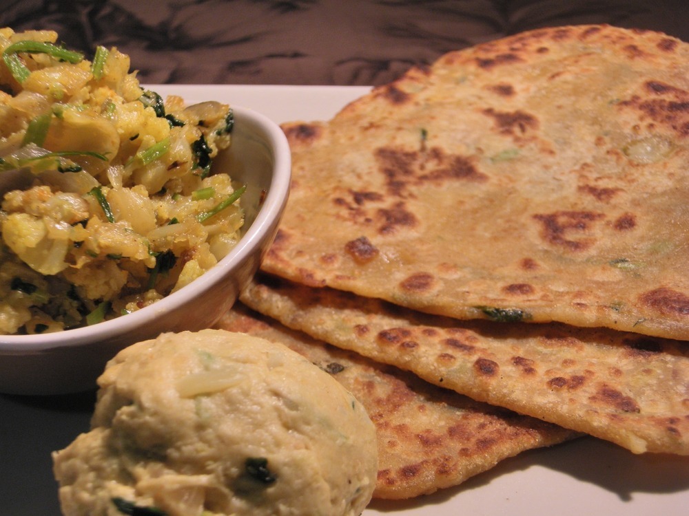 Cauliflower Methi Paratha Recipe de Mithra - Recipefy