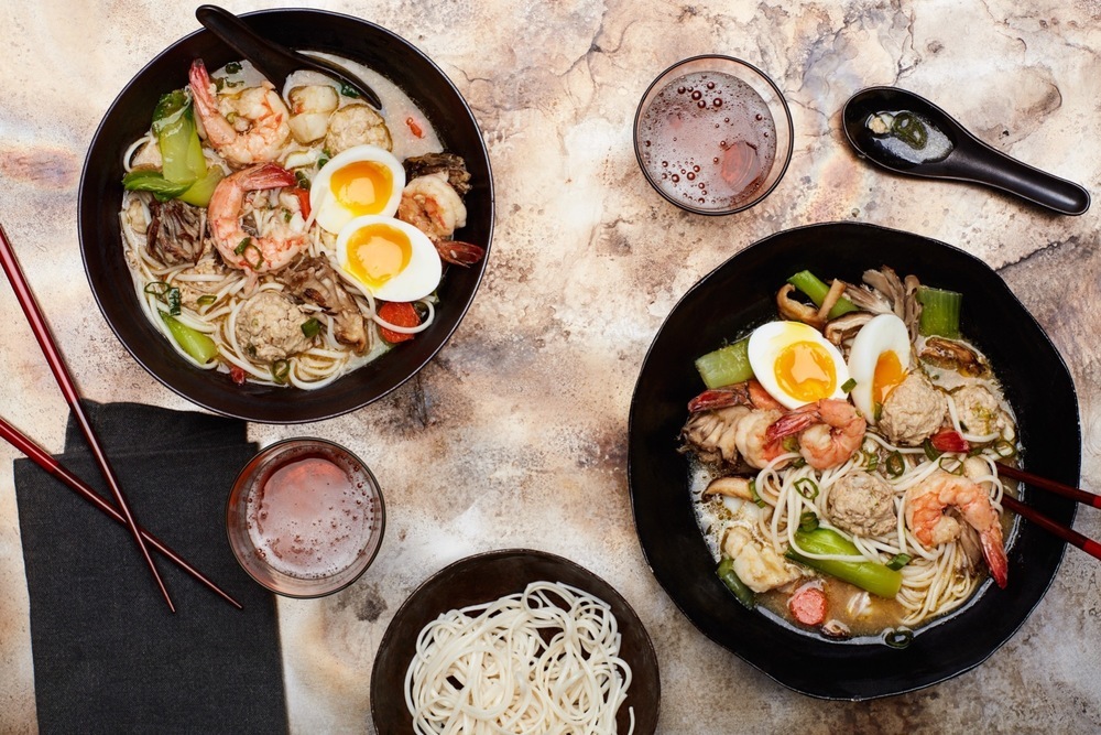 Sumo Stew (Chanko Nabe) with Shrimp, Meatballs and Bok Choy de Kelly Barton - Recipefy