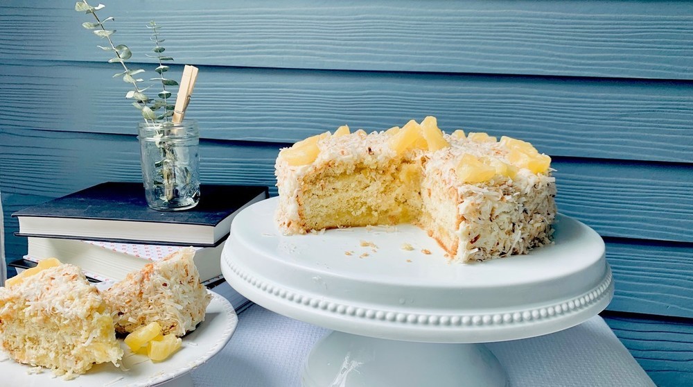 Pineapple-Coconut Cake de Schalene Dagutis - Recipefy