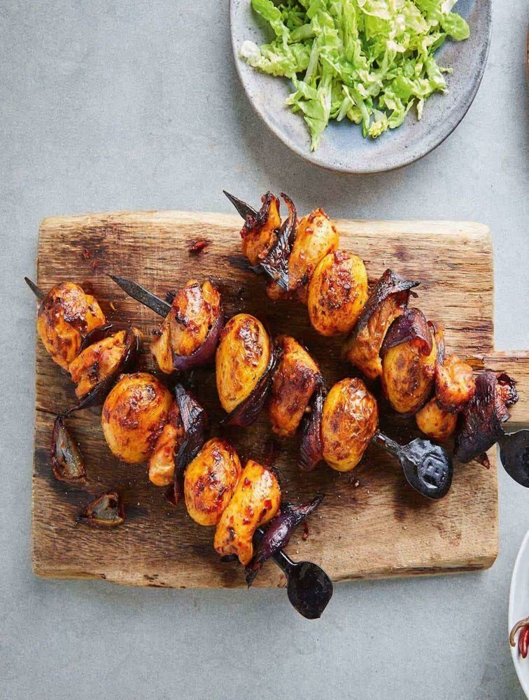 Harissa baby potato, chicken, & red onion skewers of Sara Meyer - Recipefy