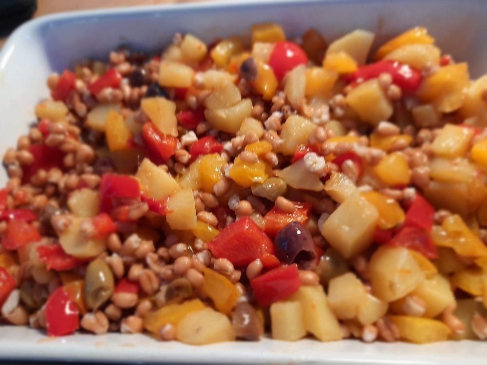 INSALATA TIEPIDA DI FARRO PEPERONI E PATATE di Marina Marini - Recipefy